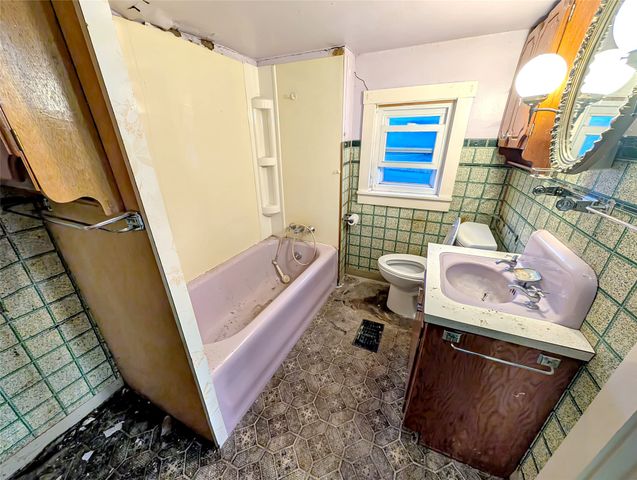 810 SE 10th Street, Des Moines, IA 50309