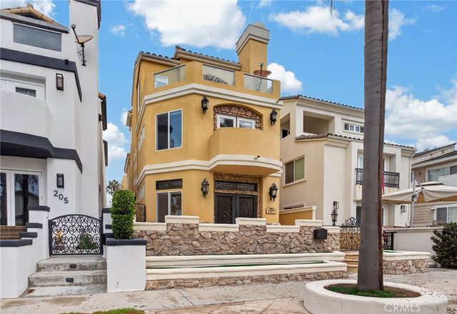 207 18th Street, Huntington Beach, CA 92648