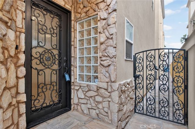 207 18th Street, Huntington Beach, CA 92648