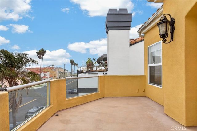 207 18th Street, Huntington Beach, CA 92648