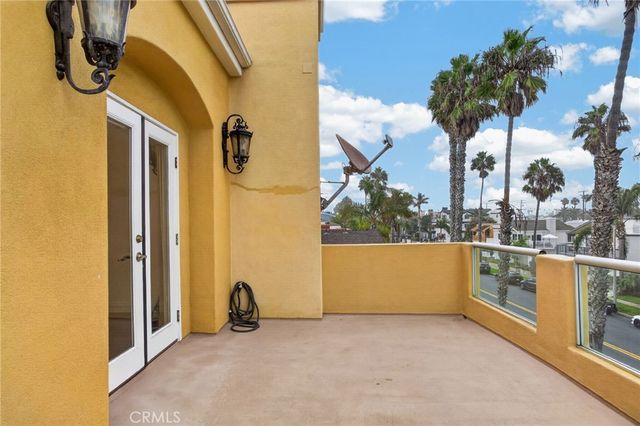 207 18th Street, Huntington Beach, CA 92648