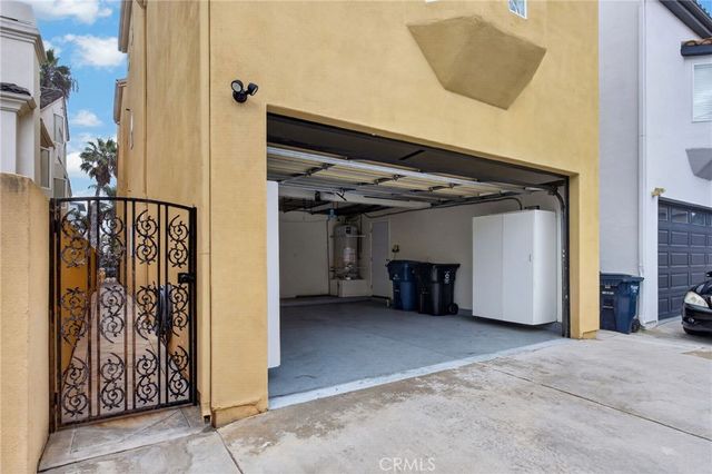 207 18th Street, Huntington Beach, CA 92648