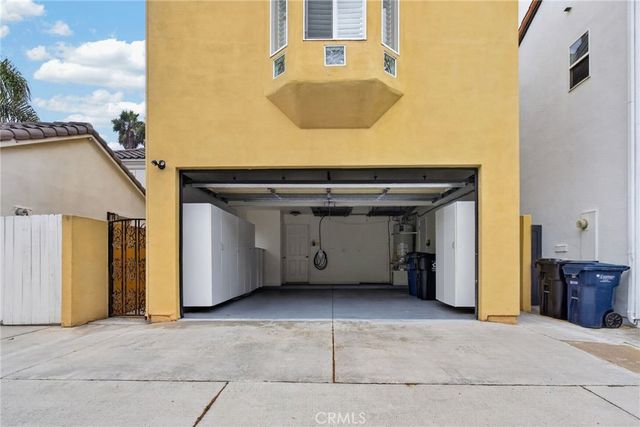 207 18th Street, Huntington Beach, CA 92648