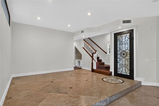 207 18th Street, Huntington Beach, CA 92648