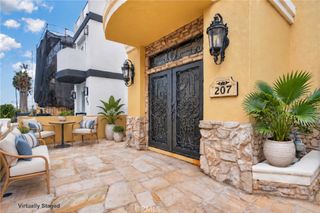 207 18th Street, Huntington Beach, CA 92648