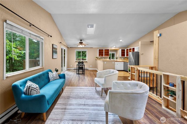 140 Windward Dr, Bellingham, WA 98229