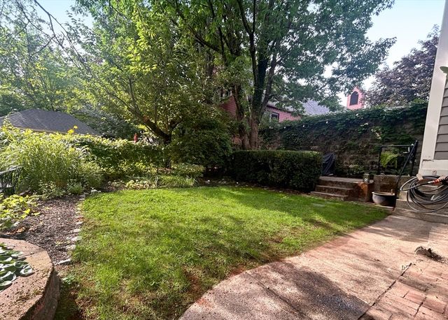 128 Hamilton St 128, Cambridge, MA 02139