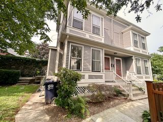 128 Hamilton St 128, Cambridge, MA 02139