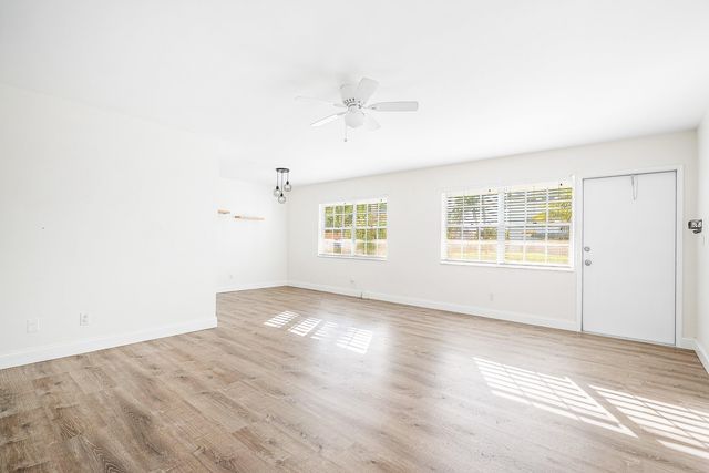2455 NE 51st Street E102, Fort Lauderdale, FL 33308