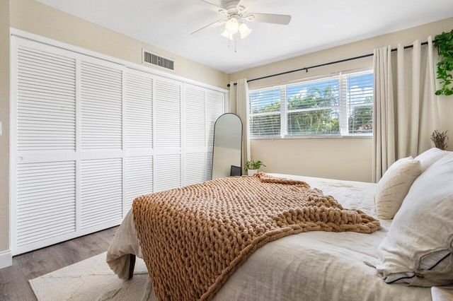 2455 NE 51st Street E102, Fort Lauderdale, FL 33308
