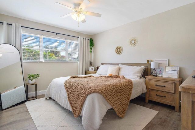 2455 NE 51st Street E102, Fort Lauderdale, FL 33308