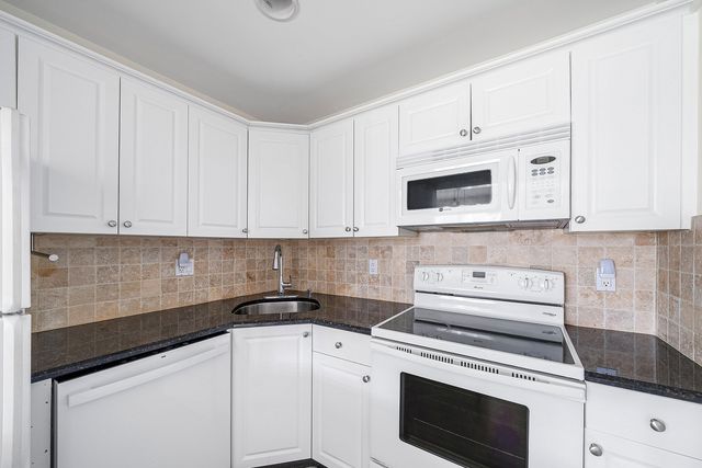 2455 NE 51st Street E102, Fort Lauderdale, FL 33308