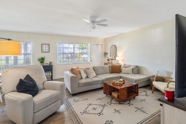 2455 NE 51st Street E102, Fort Lauderdale, FL 33308