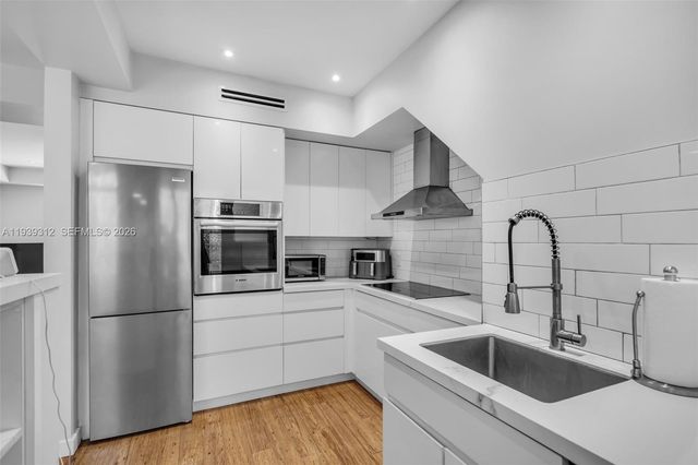 810 11th Street 102, Miami Beach, FL 33139