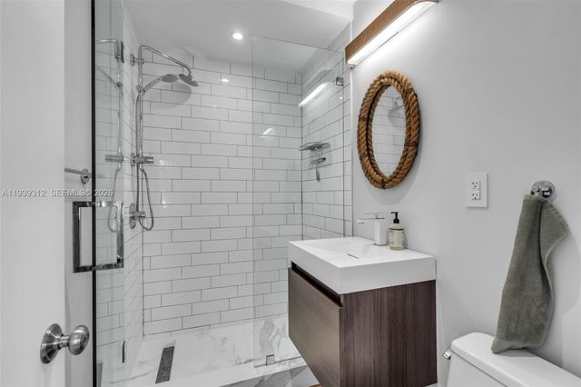 810 11th Street 102, Miami Beach, FL 33139