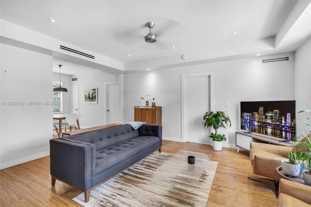 810 11th Street 102, Miami Beach, FL 33139