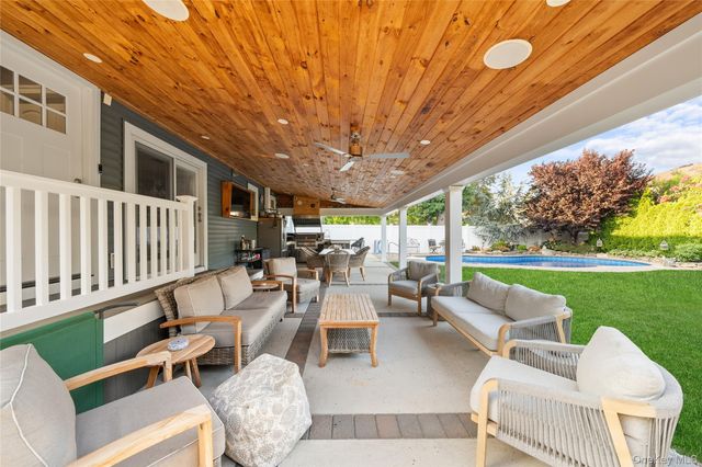 1563 Stevens Avenue, Merrick, NY 11566