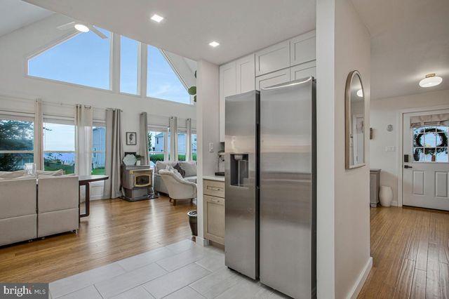 3680 1ST AVE, Edgewater, MD 21037