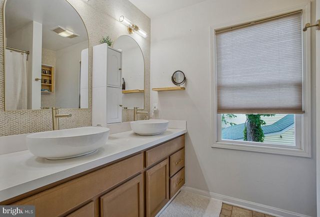 3680 1ST AVE, Edgewater, MD 21037