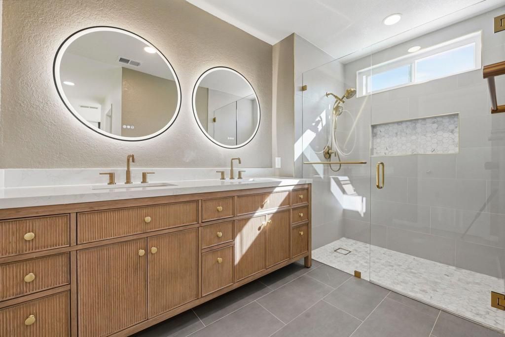 Image 20 of property listing at 13235 Bavarian, San Diego, CA 92129