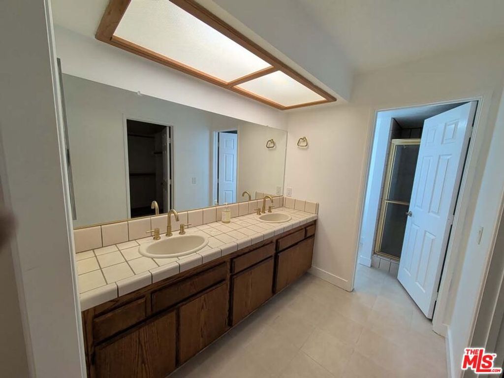 Image 15 of property listing at 14493 Hurricane Lane, Helendale, CA 92342