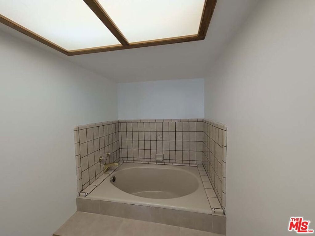 Image 18 of property listing at 14493 Hurricane Lane, Helendale, CA 92342