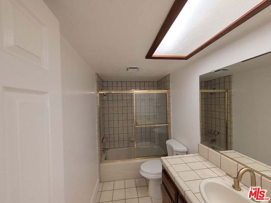 Image 20 of property listing at 14493 Hurricane Lane, Helendale, CA 92342
