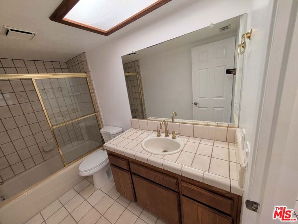 Image 21 of property listing at 14493 Hurricane Lane, Helendale, CA 92342