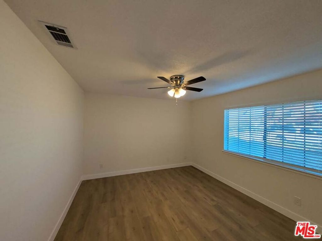 Image 5 of property listing at 14493 Hurricane Lane, Helendale, CA 92342