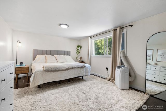 3602 Pioneer Way E, Tacoma, WA 98442