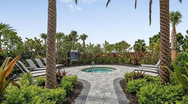 15246 CONTENTA LOOP, Bradenton, FL 34211