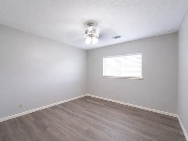 16003 Surrey Woods Drive, Friendswood, TX 77546