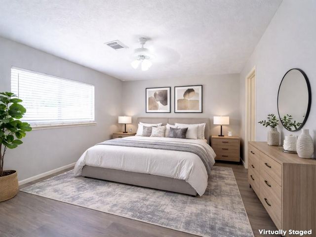 16003 Surrey Woods Drive, Friendswood, TX 77546