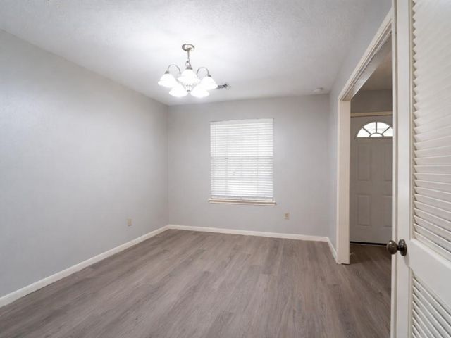 16003 Surrey Woods Drive, Friendswood, TX 77546