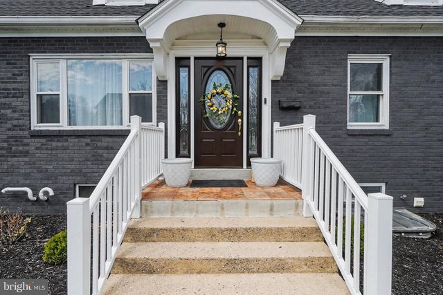 117 W AREBA AVE, Hershey, PA 17033