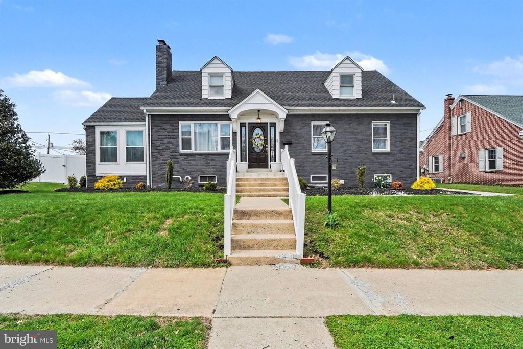 117 W AREBA AVE, Hershey, PA 17033