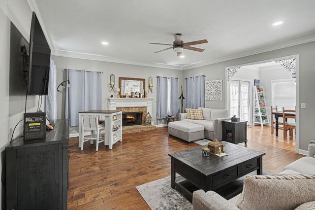 1324 Saybrook Xing, Thompsons Station, TN 37179