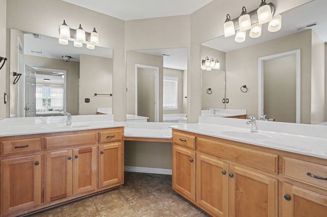 1324 Saybrook Xing, Thompsons Station, TN 37179