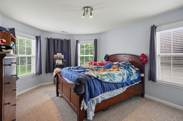 1324 Saybrook Xing, Thompsons Station, TN 37179