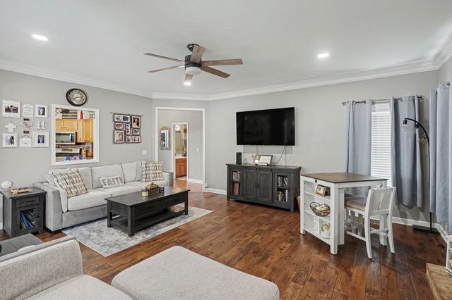 1324 Saybrook Xing, Thompsons Station, TN 37179