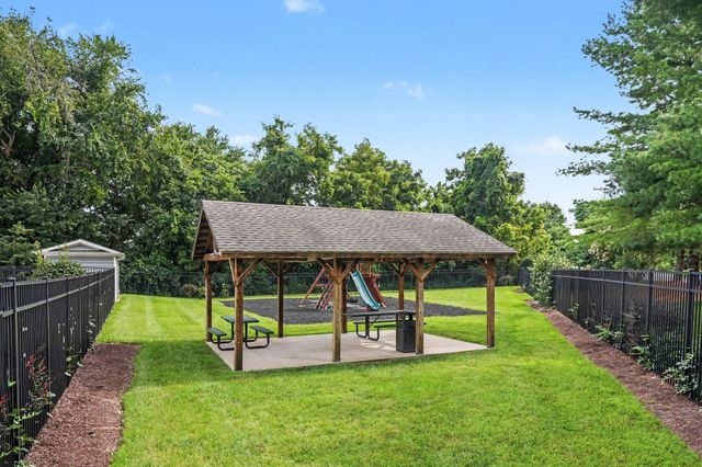1324 Saybrook Xing, Thompsons Station, TN 37179