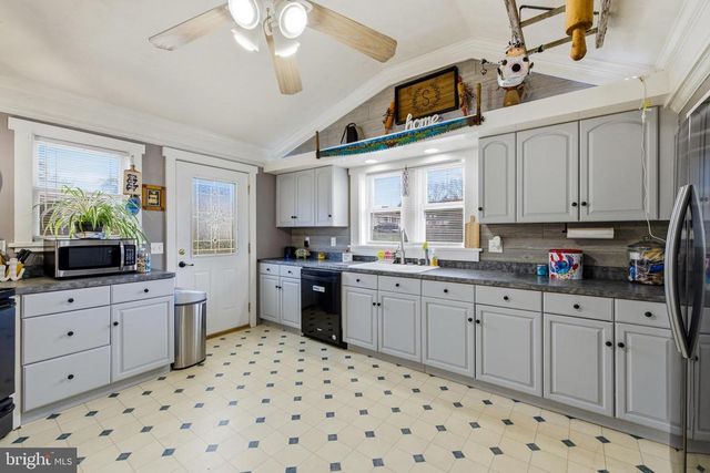 214 CHAPEL RD, Stanley, VA 22851