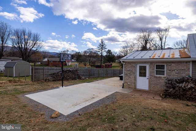 214 CHAPEL RD, Stanley, VA 22851