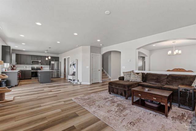 5684 E Garby St, Nampa, ID 83687