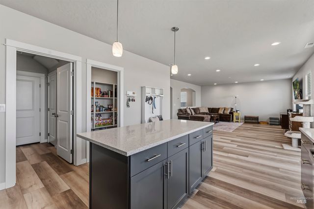 5684 E Garby St, Nampa, ID 83687