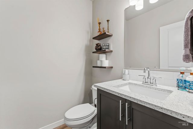 5684 E Garby St, Nampa, ID 83687