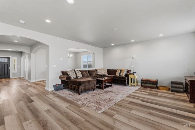 5684 E Garby St, Nampa, ID 83687