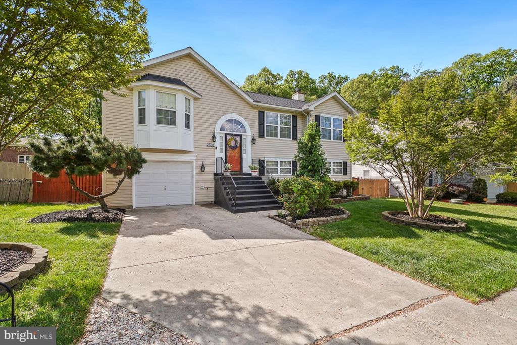 Image 2 of property listing at 2303 WHITEHALL ST, Suitland, MD 20746