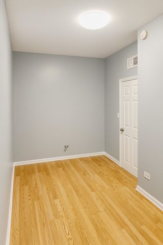 5412 S Damen Avenue 1, Chicago, IL 60609