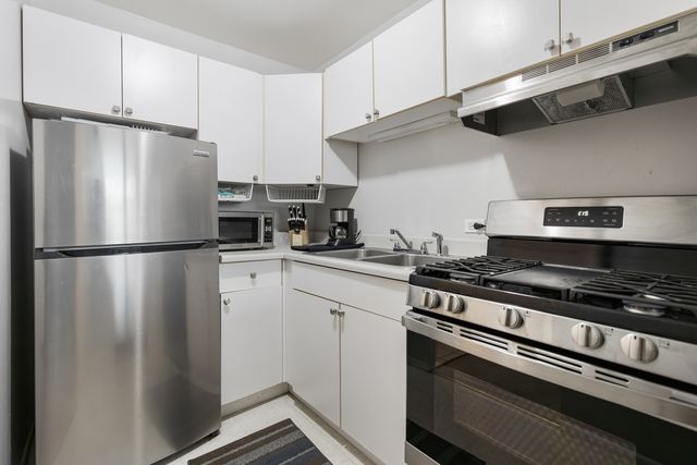 2921 S Michigan Avenue 308, Chicago, IL 60616